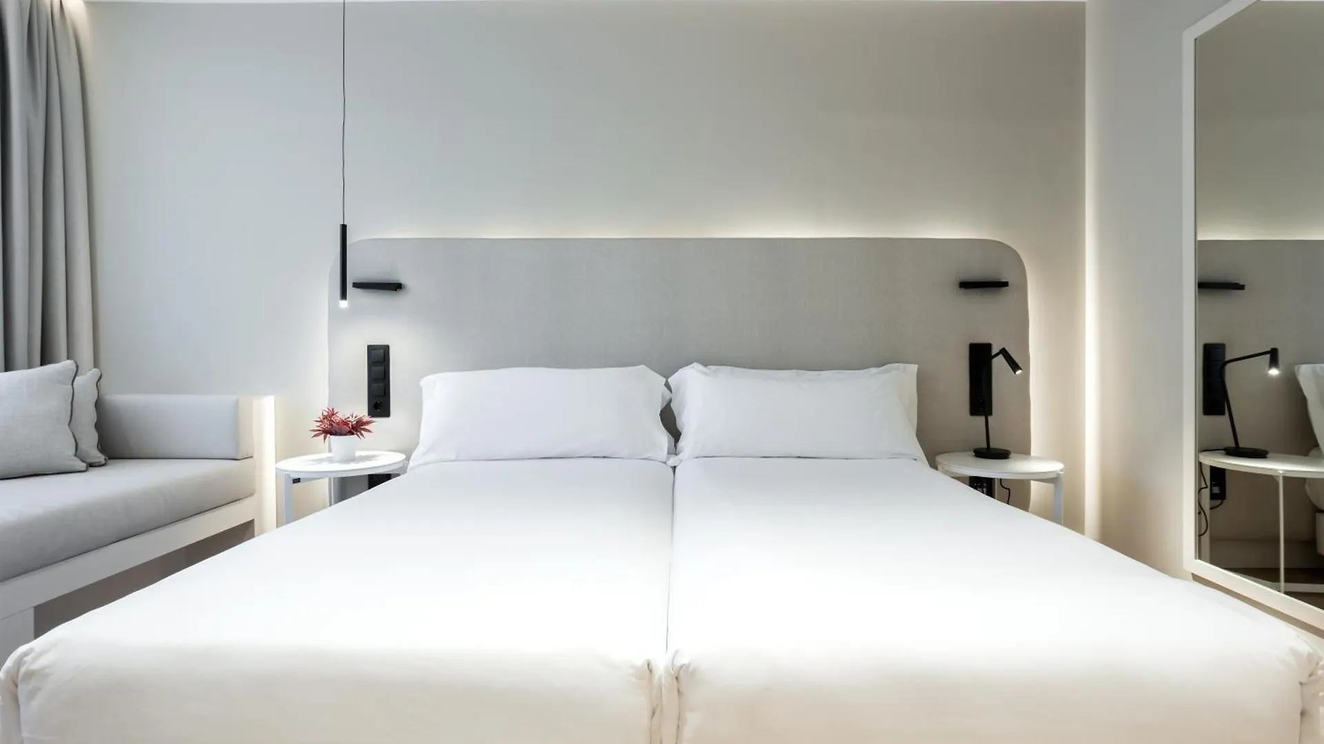 Royal Ramblas Barcelona 4*,